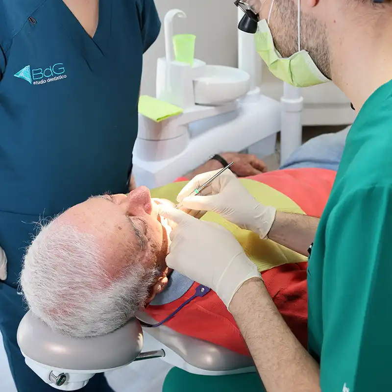Devitalizzazione dente a Mantova